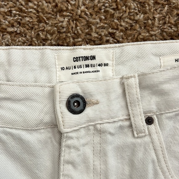 Cream denim shorts - Picture 3 of 3